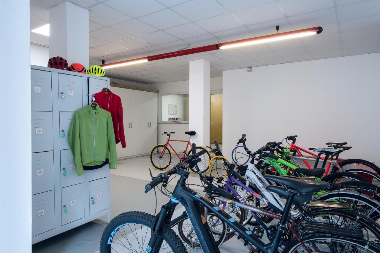 Zona 30 Bike Guesthouse Palmanova Buitenkant foto