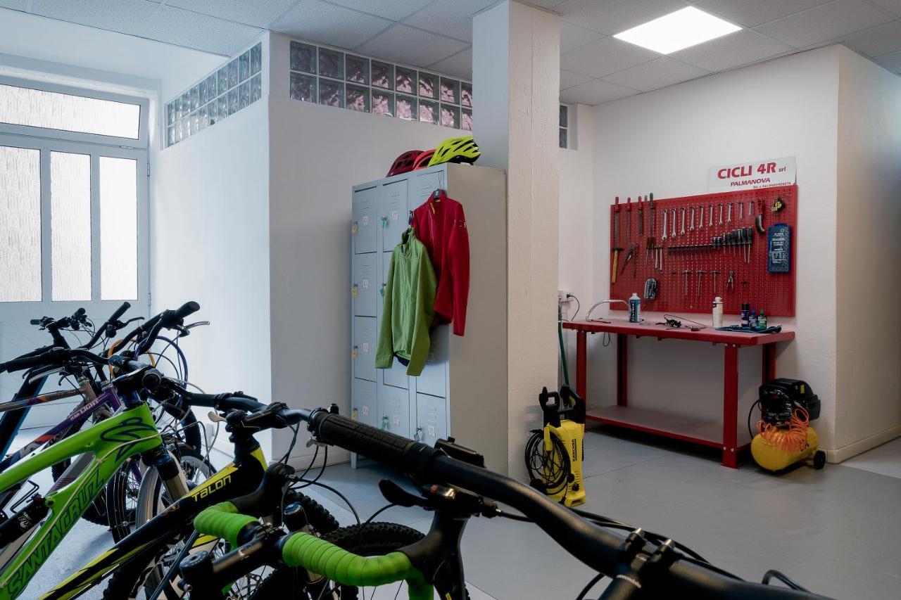 Zona 30 Bike Guesthouse Palmanova Buitenkant foto